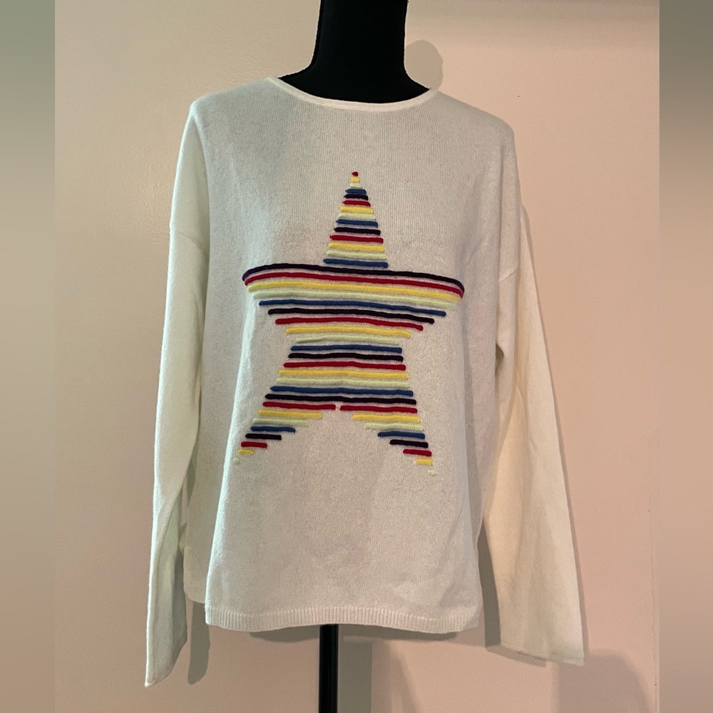 Kier + J medium light sweater top